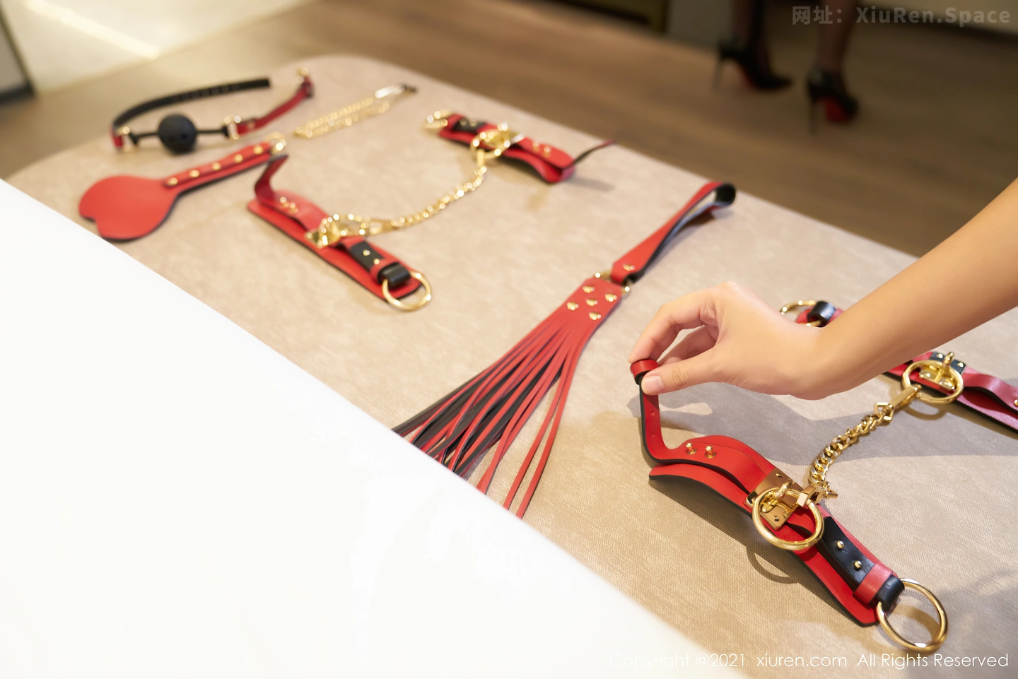 图片[4]-[XiuRen秀人网]VOL.4274 女神周于希Sandy惩罚游戏主题黑色蕾丝情趣内衣惹火诱惑写真69P-秀人网官方网站